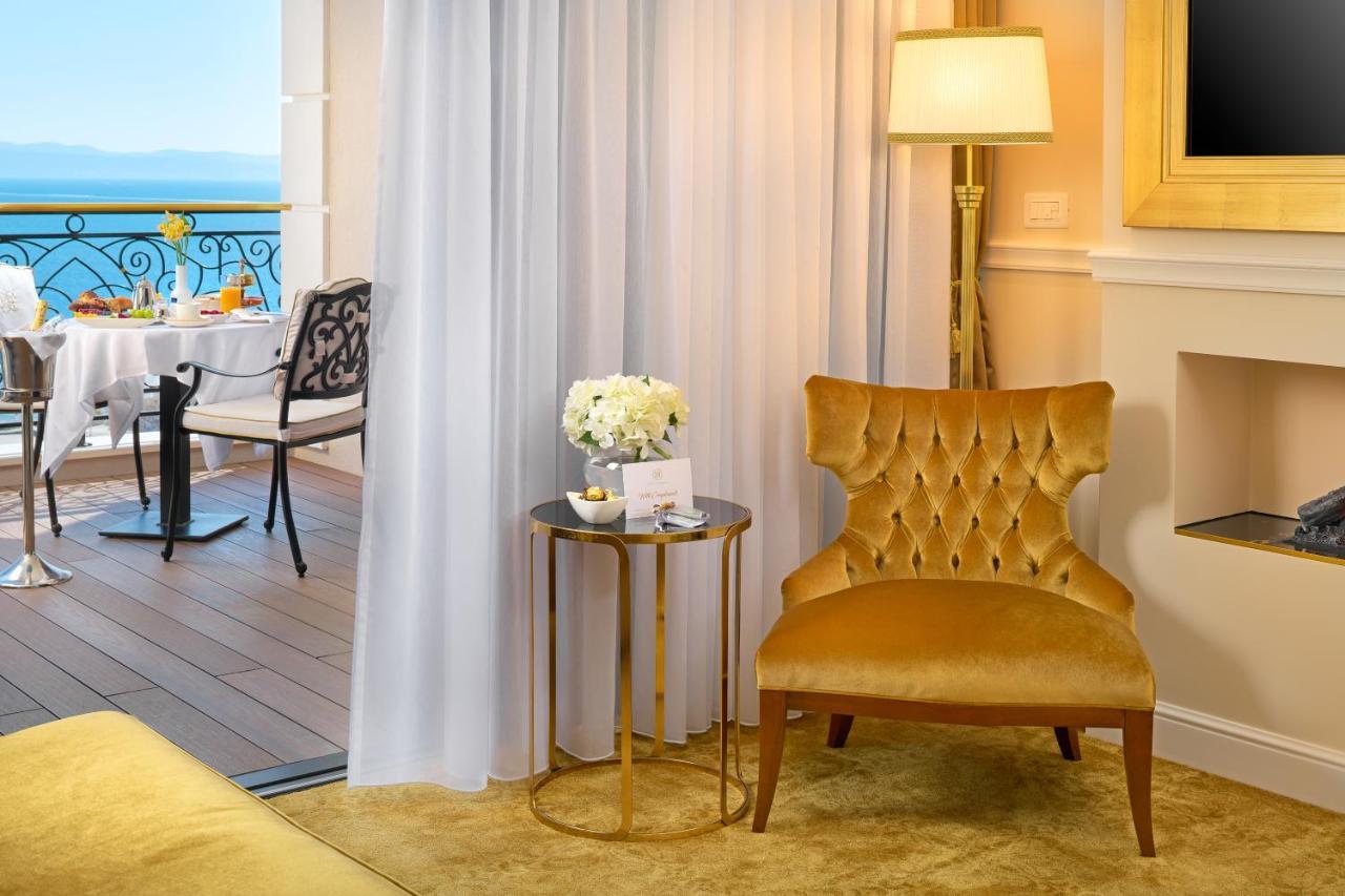 Luxury Suite Sea Front Outdoor Jacuzzi