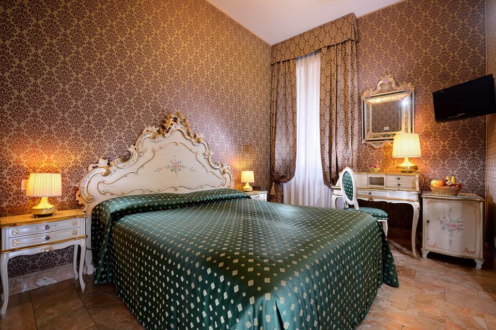 Superior Double or Twin Room Canal View