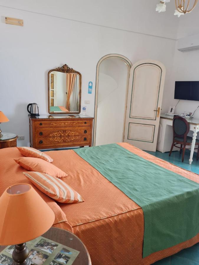 Suite with Sea View - Annex