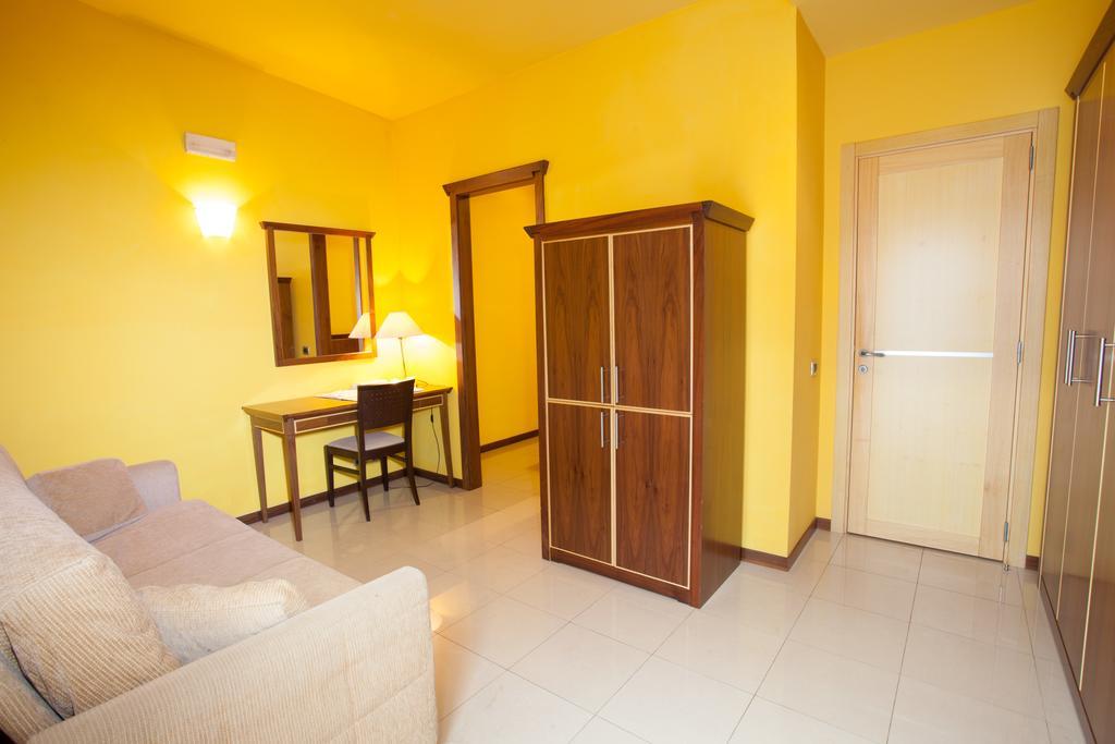 Camera Familiare con Vista Mare