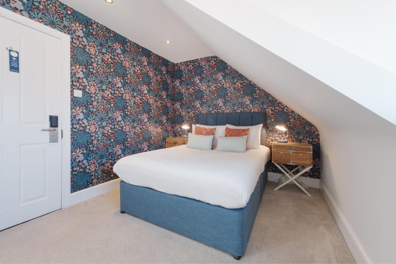 Double Room Bath