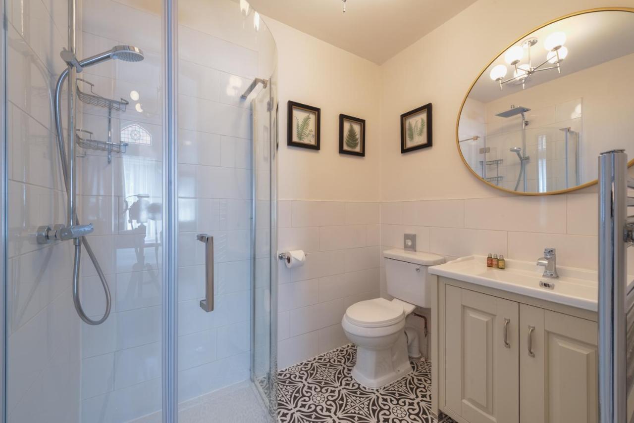 Executive King Shower