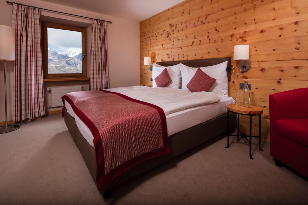 Junior Suite Partial Matterhorn View