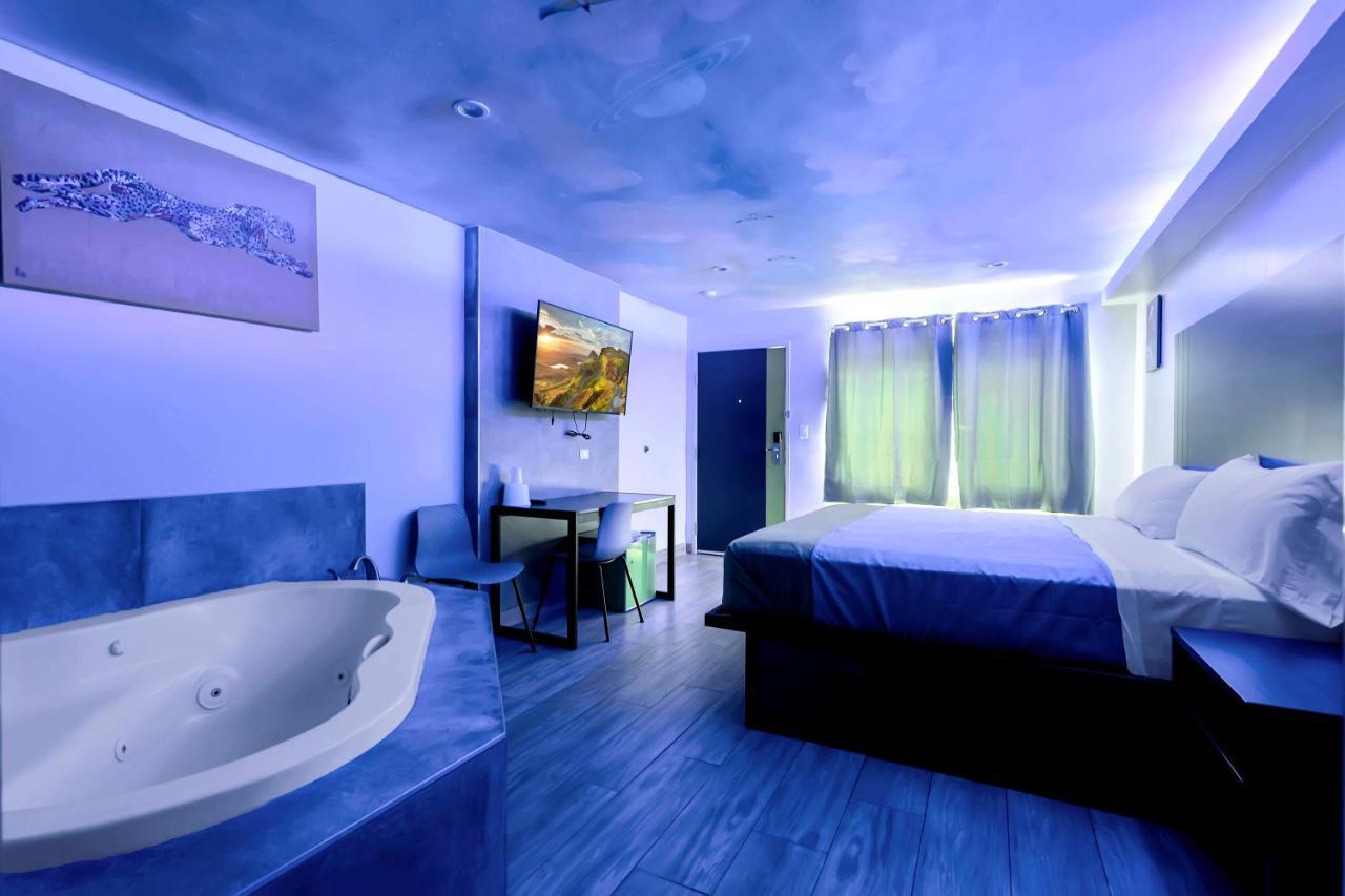 King Room Spa Bath