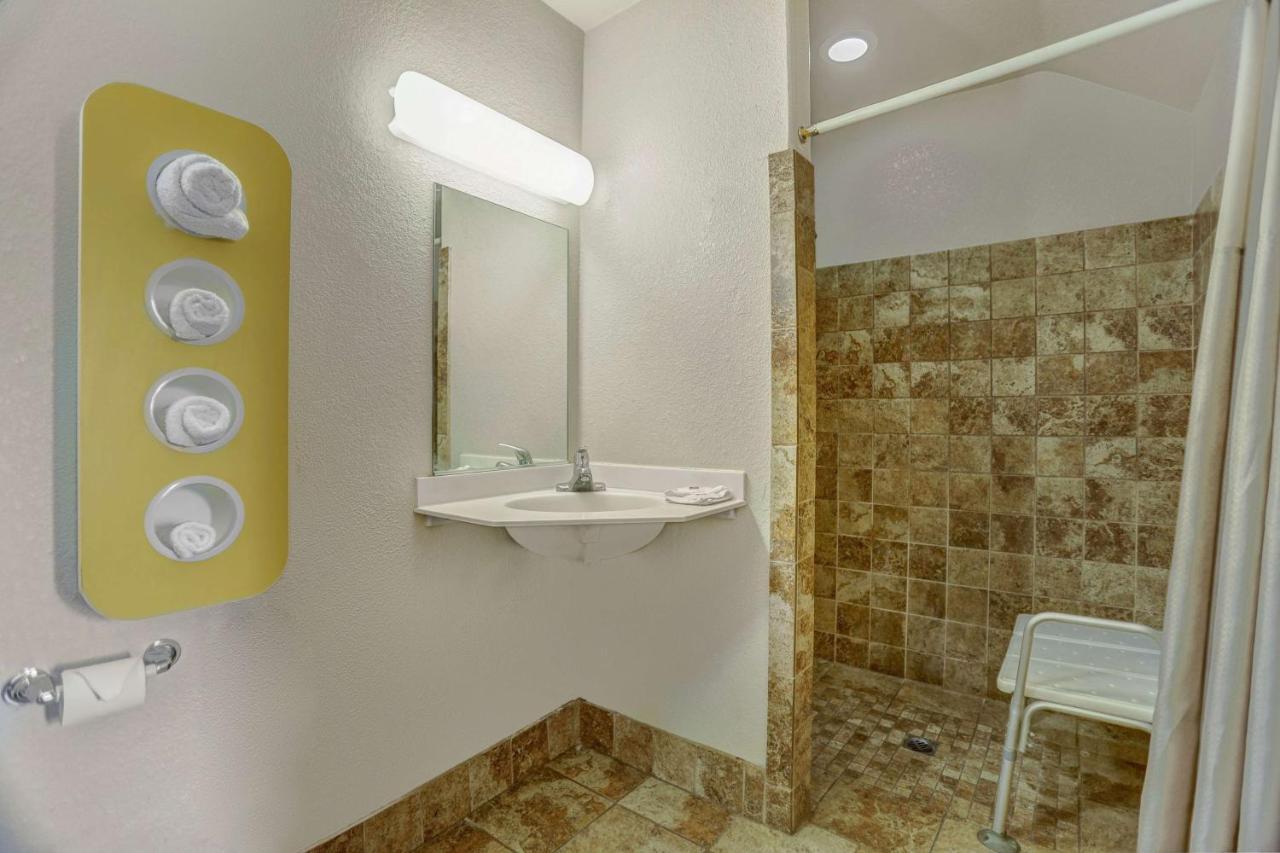Queen Room Disability Access Roll Shower