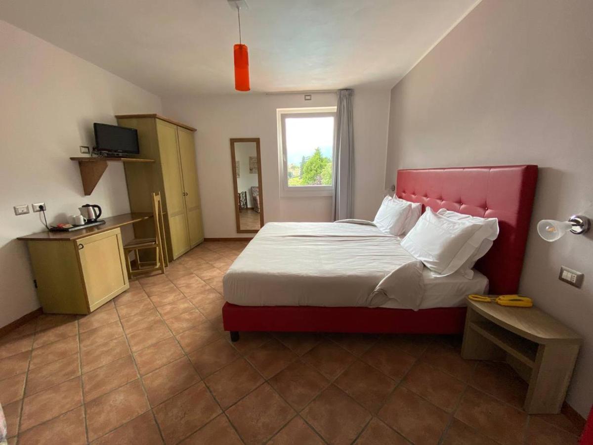 Double Room Lateral Lake View