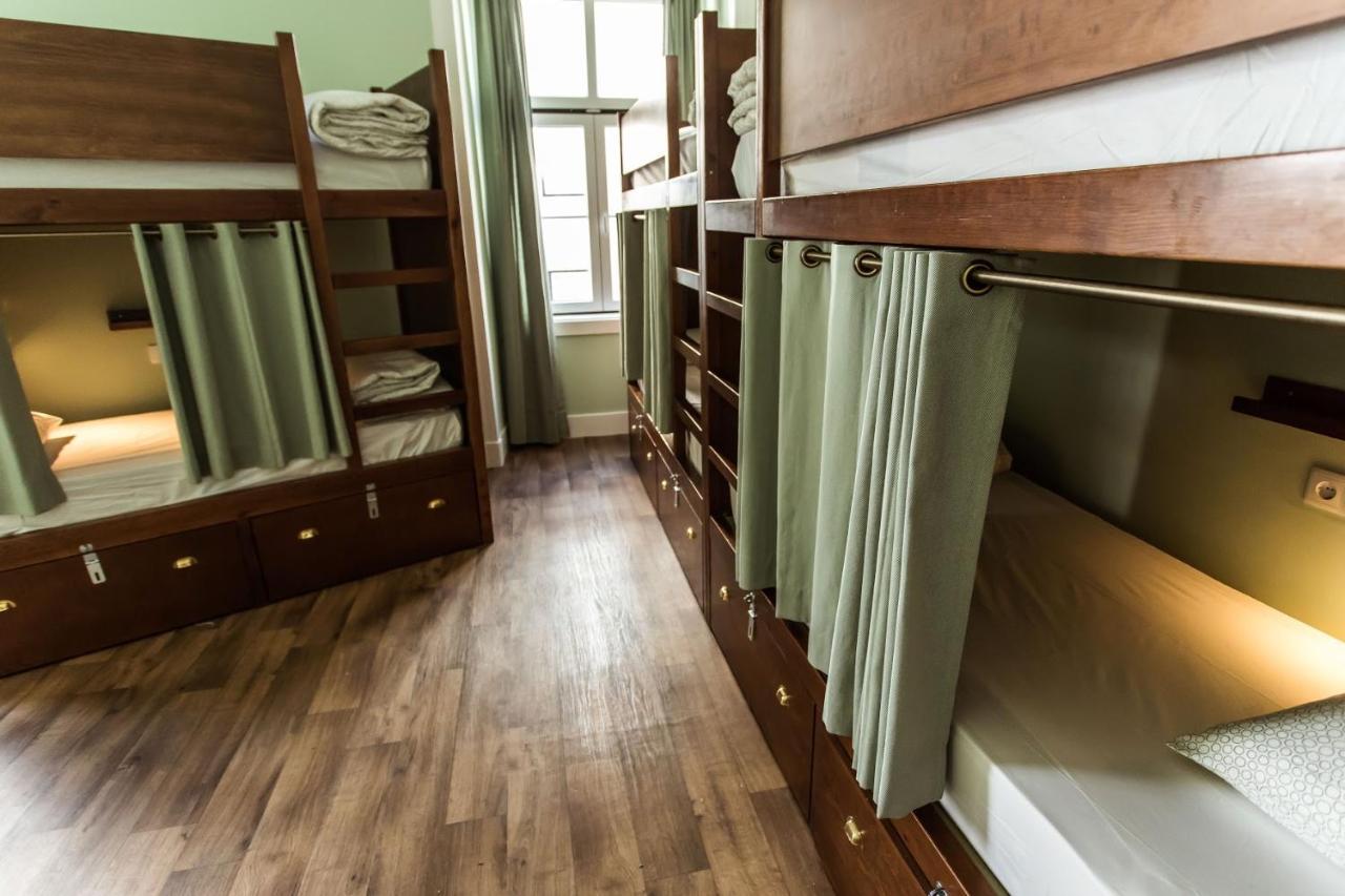 Bed 6-Bed Female Dormitory Room