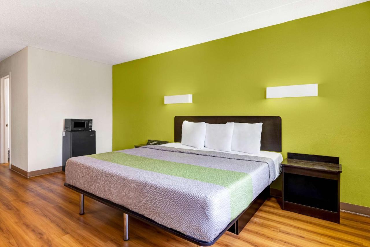 King Room - Non-Smoking
