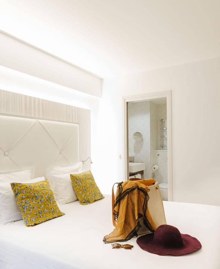 Double or Twin Room courtyard view or street view