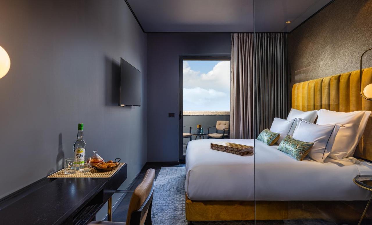 Classic with Balcony Room