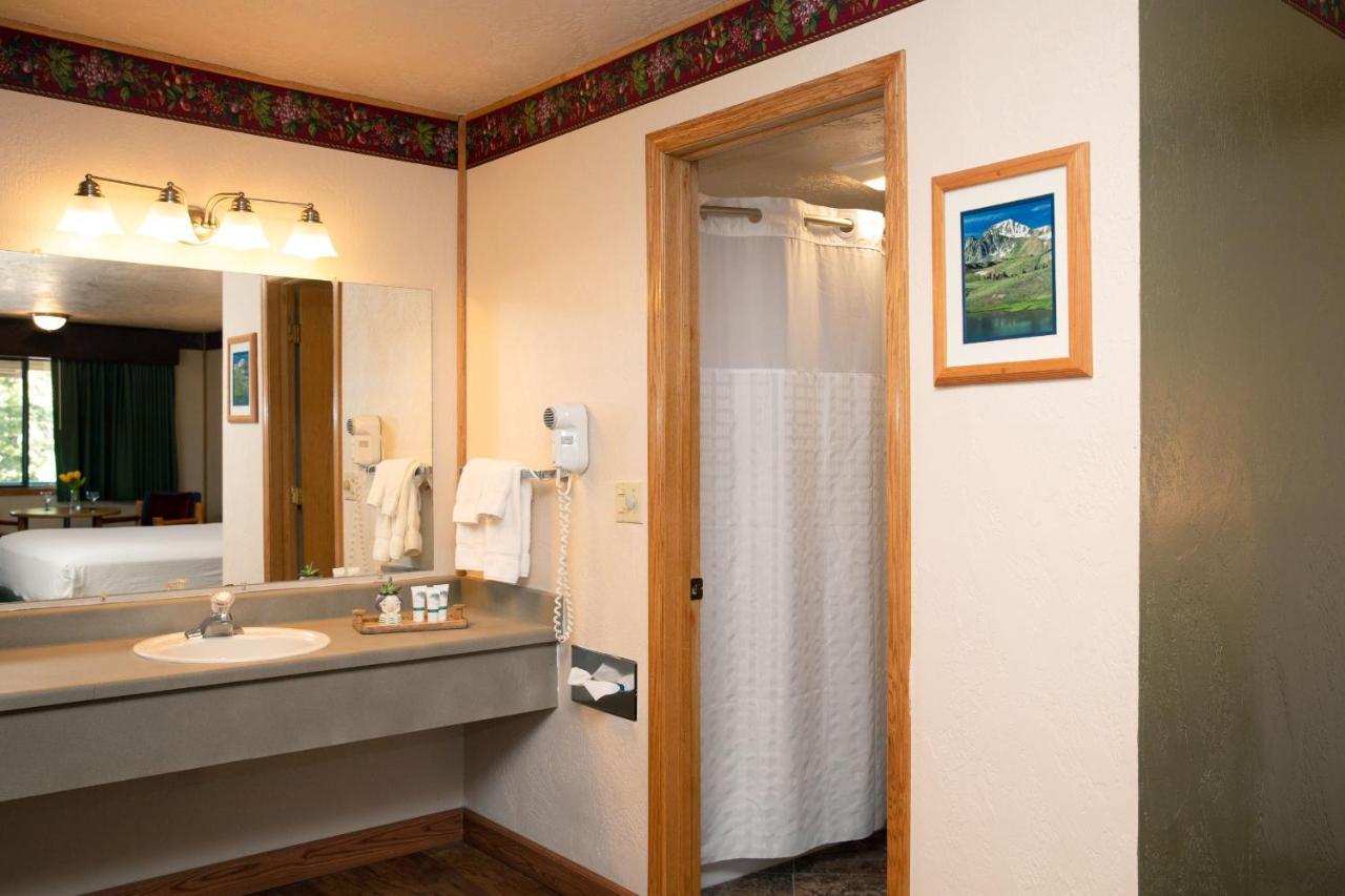 King Room with Mountain View