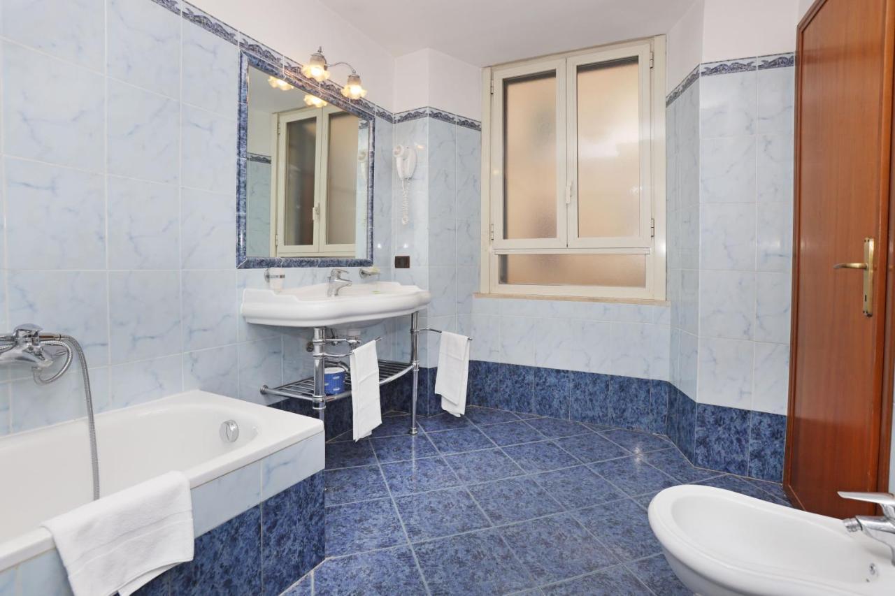 Triple Room,1122176793:JPEG