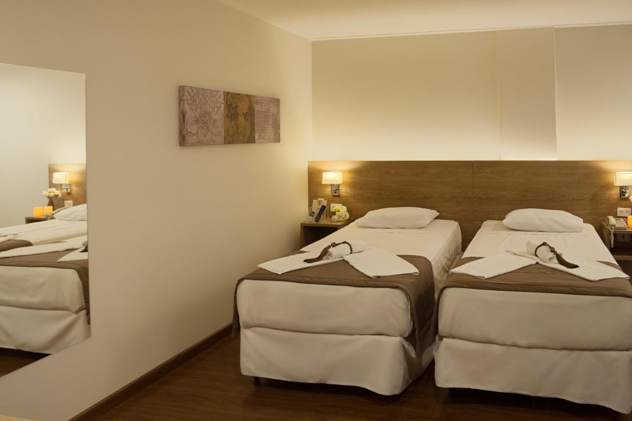 Quarto com 2 Camas de Solteiro - Acesso para Hóspedes com Mobilidade Reduzida