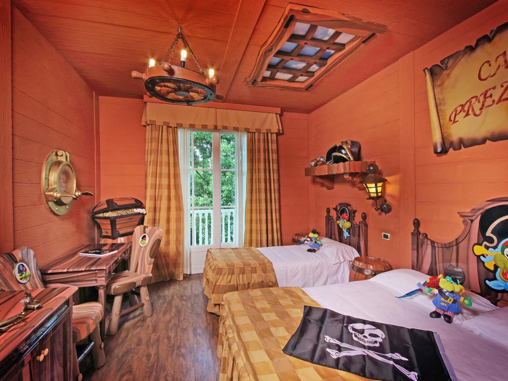 Roulette Themed Room A