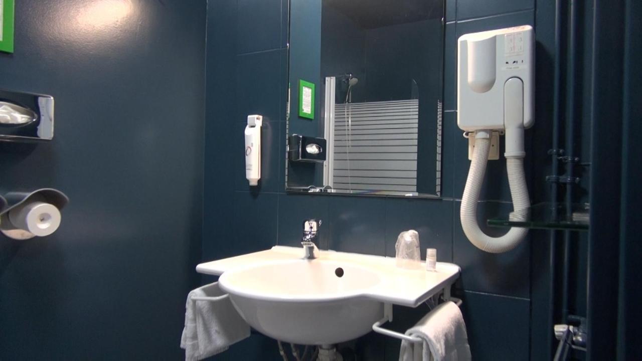 Chambre Exécutive - 3 Lits Simples