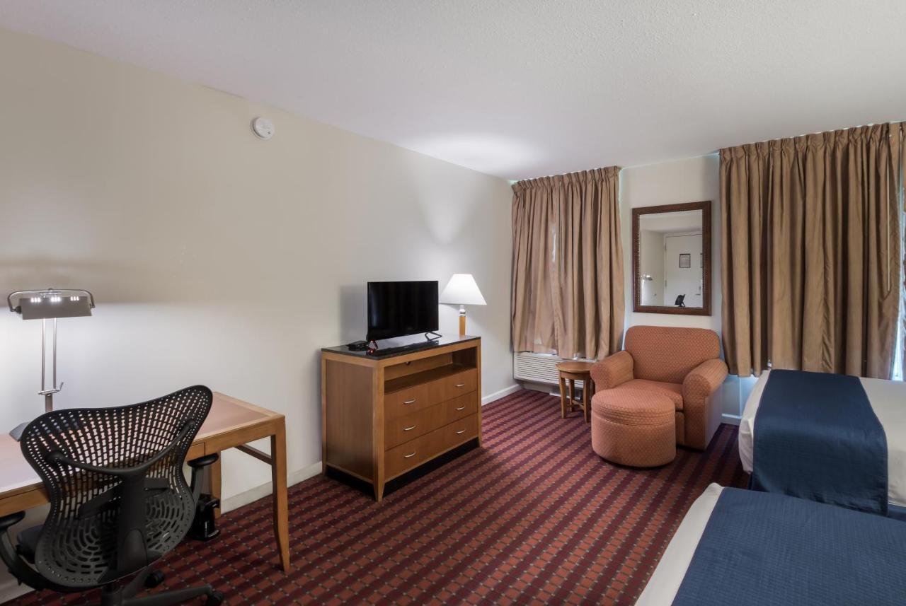 Queen Room