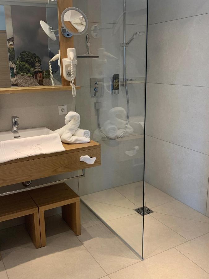 Doppelzimmer mit Balkon