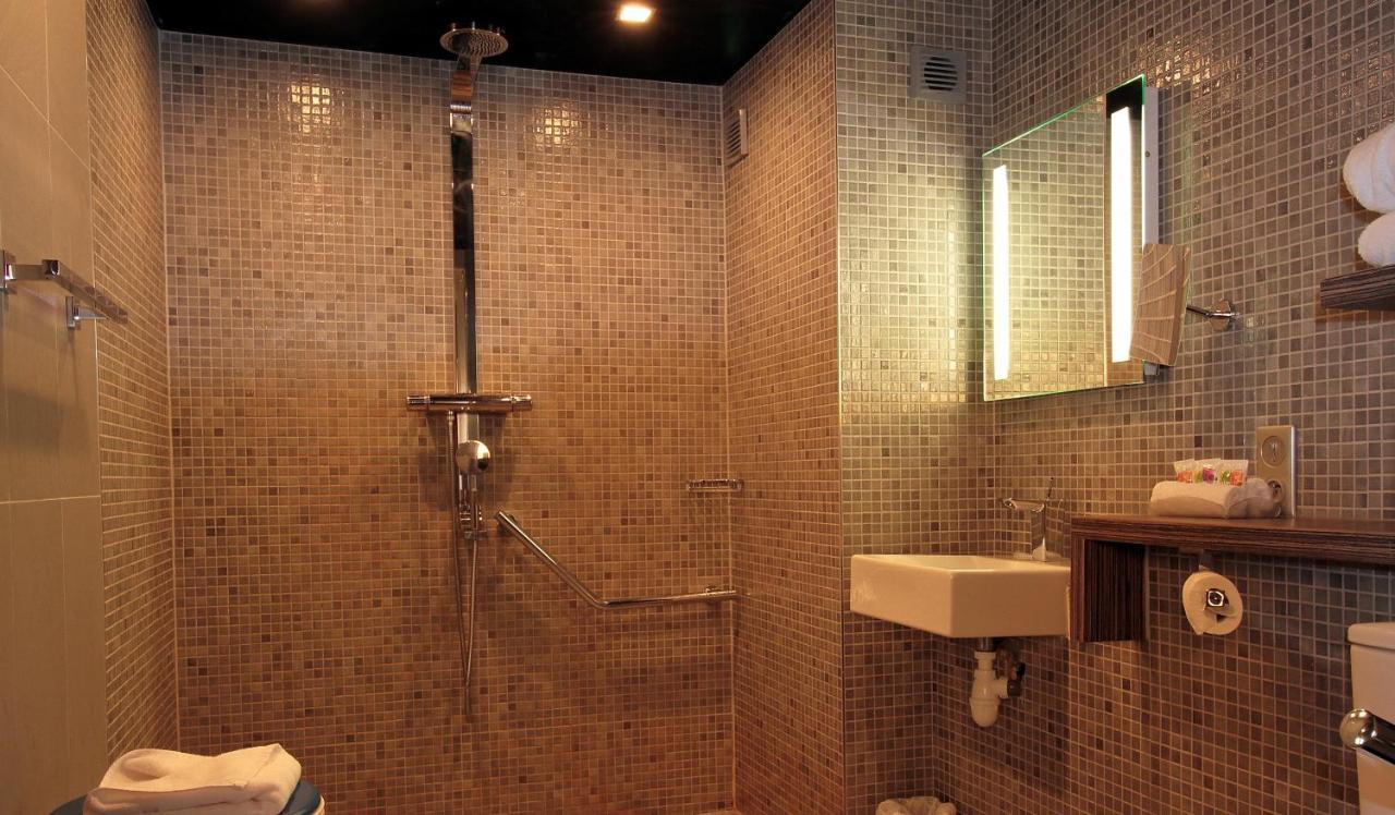 Chambre Familiale (2 Adultes + 1 Enfant de Moins de 12 Ans)