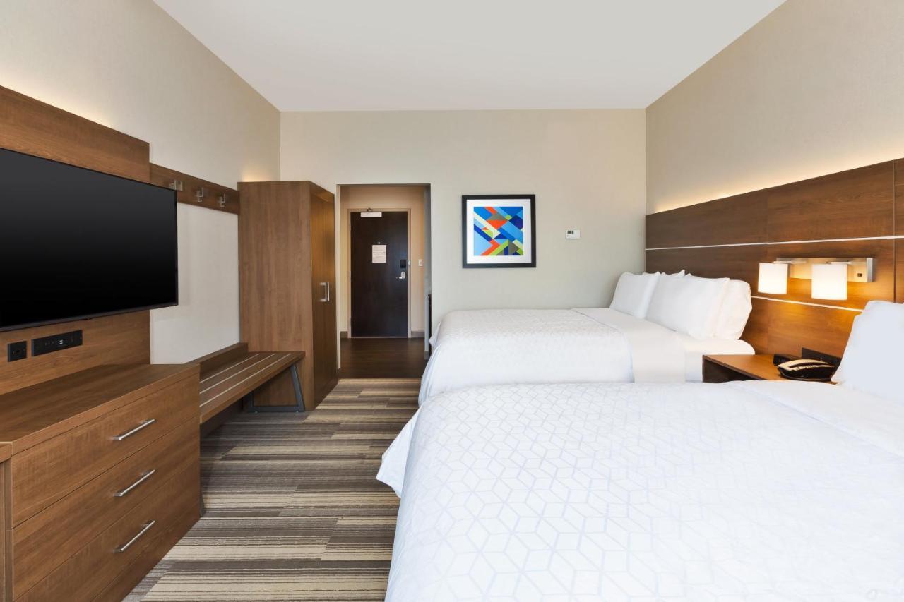 Standard Room Two Queen Beds
