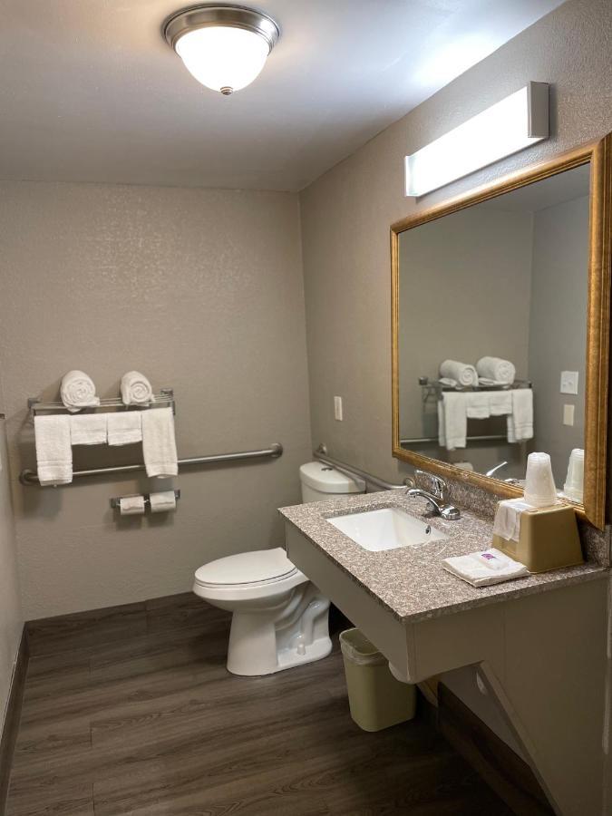 King Room - Disability Access - Non-Smoking