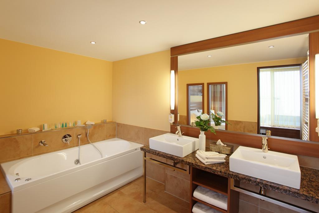 Executive Suite with Lake View