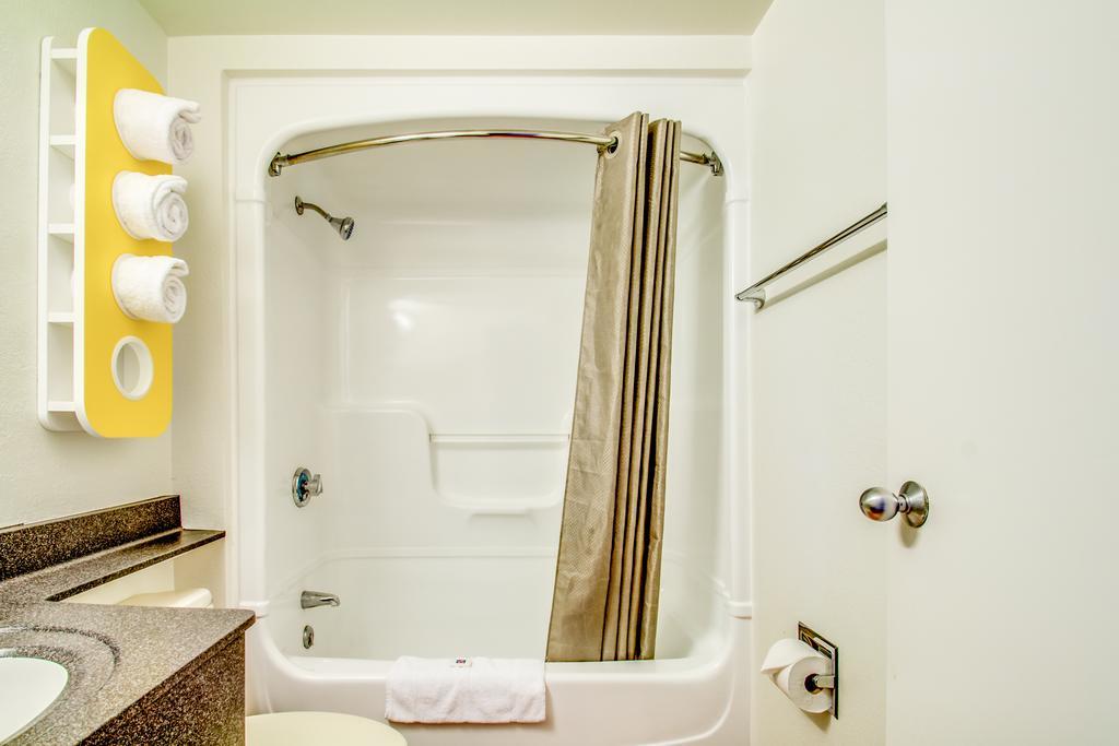 Queen Room with Two Queen Beds - Disability Access