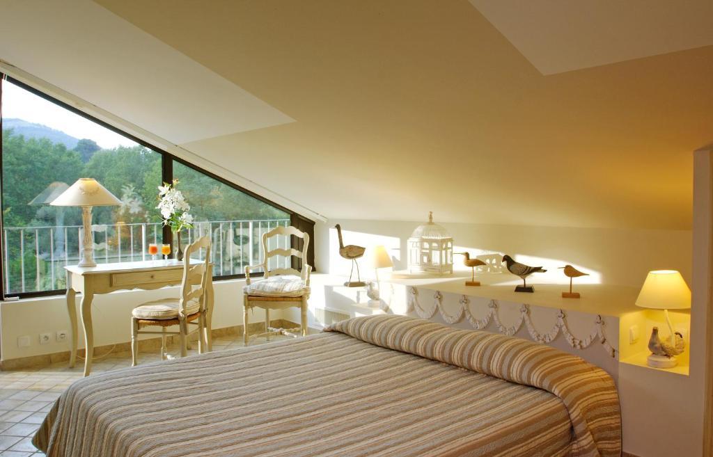 Deluxe Double Room - Attic Symphony