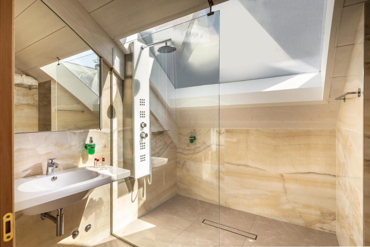 Junior Suite Partial Sea View