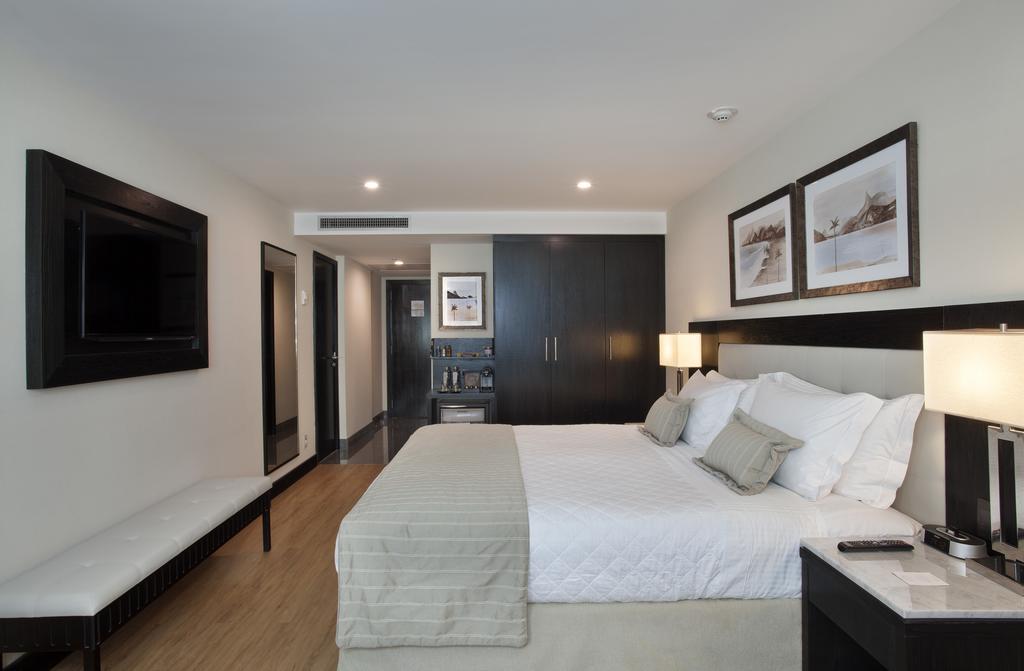 Superior Double Room Partial Ocean View
