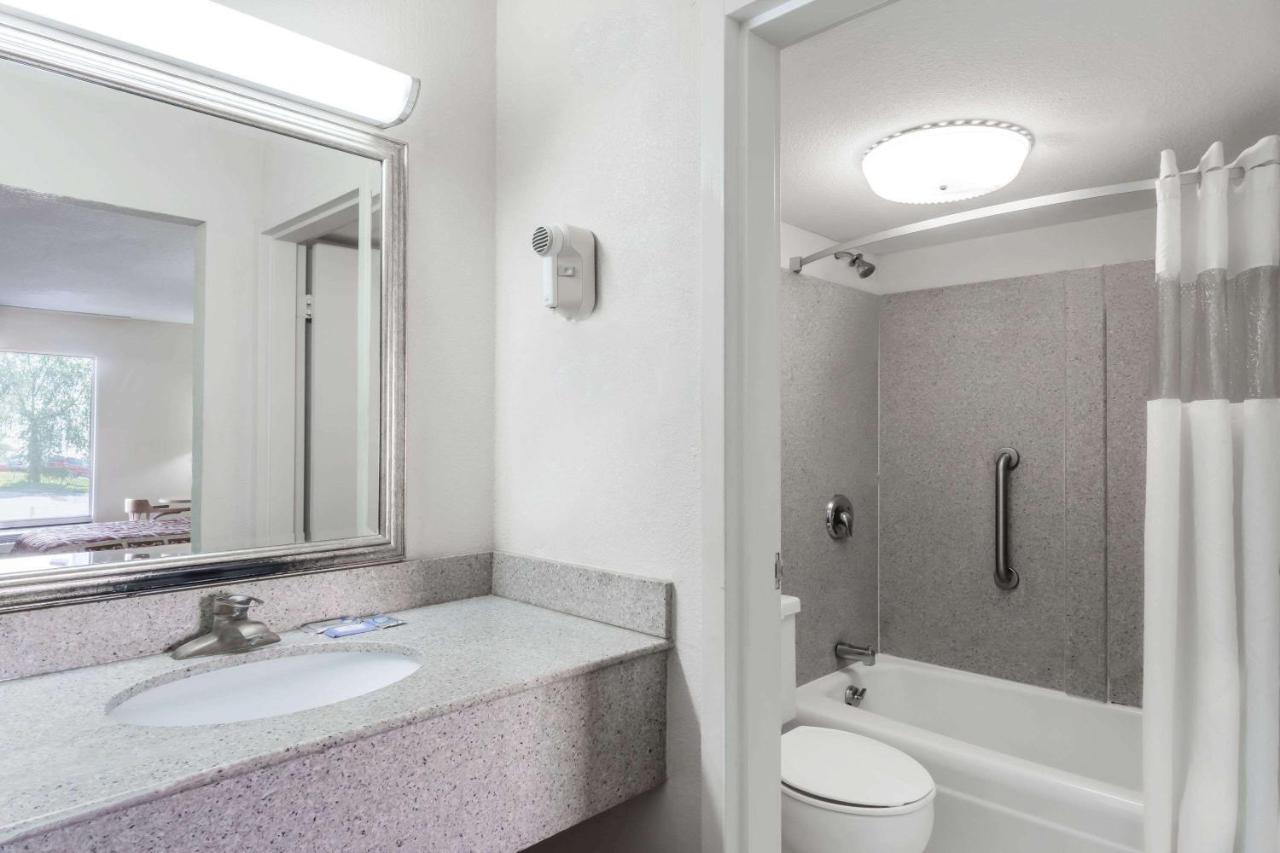 Double Room with Two Double Beds - Non-Smoking
