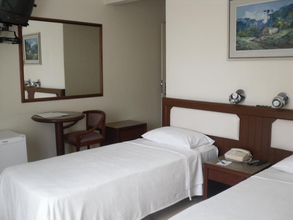 Quarto Superior com 2 Camas de Solteiro