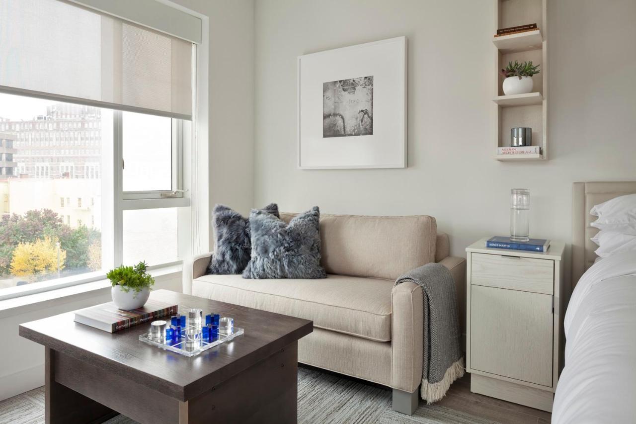 Deluxe Studio Apartment