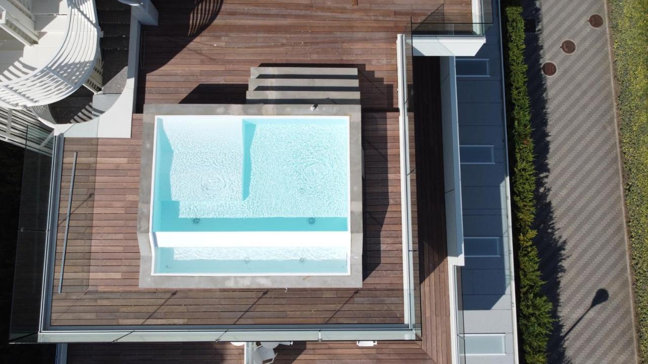 Suite mit eigenem Pool und großer Terrasse mit Meerblick