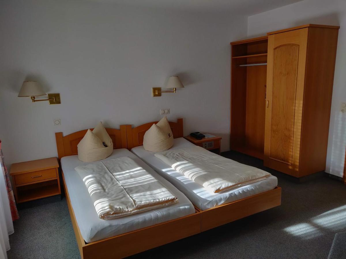 Doppelzimmer mit Gartenblick
