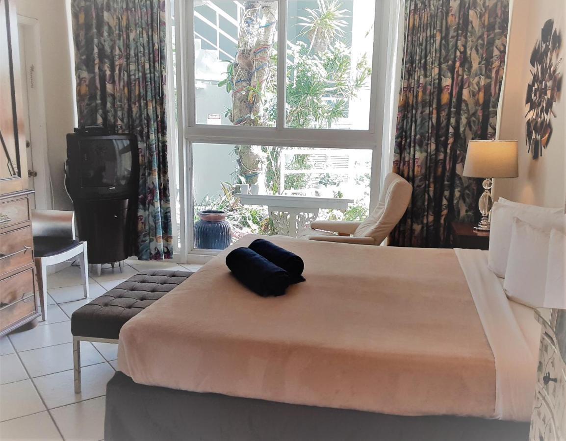 Deluxe Studio