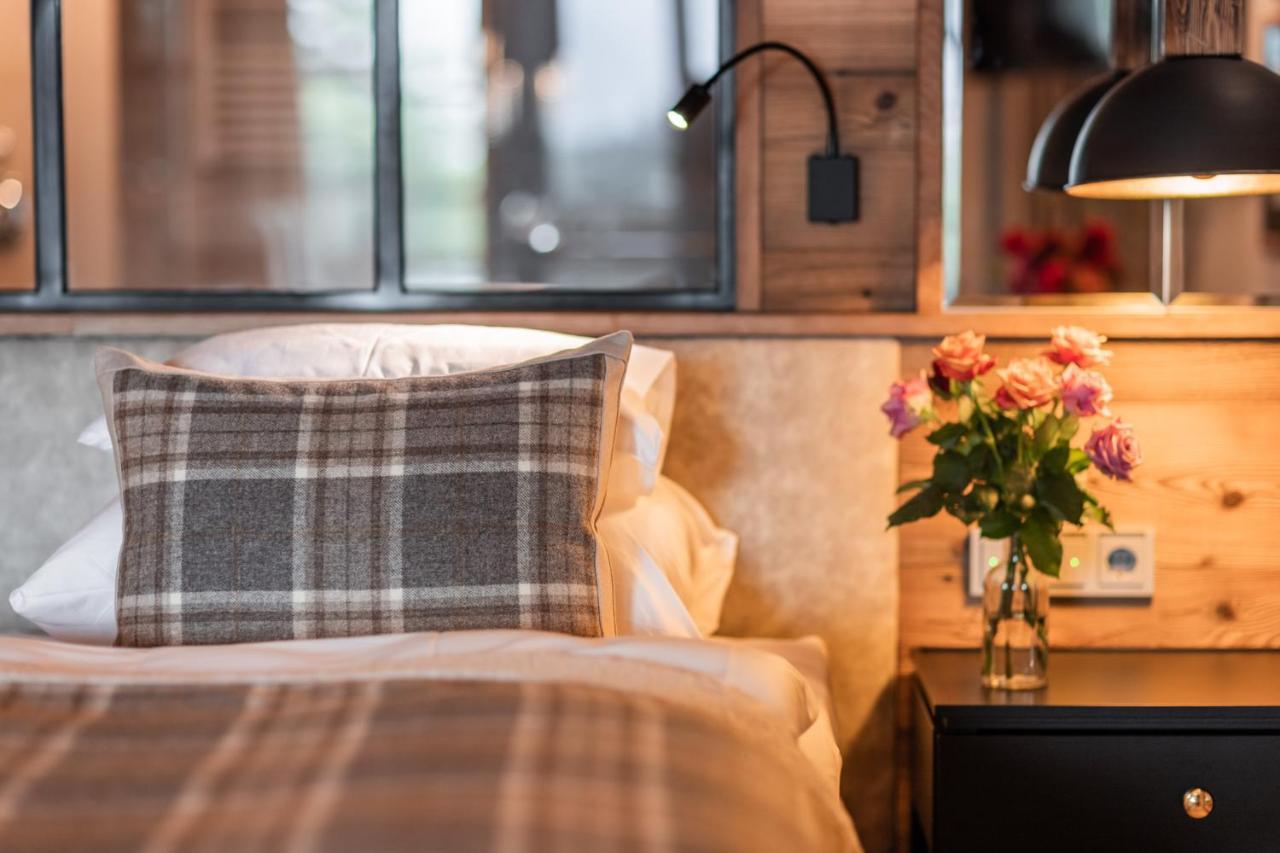 Signature Suite