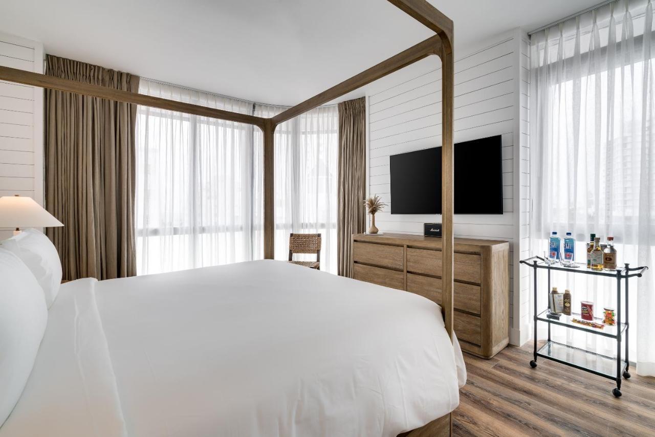 Penthouse Deluxe King Bedroom
