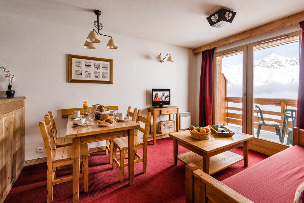 Two-Bedroom Apartment,114285197:JPEG