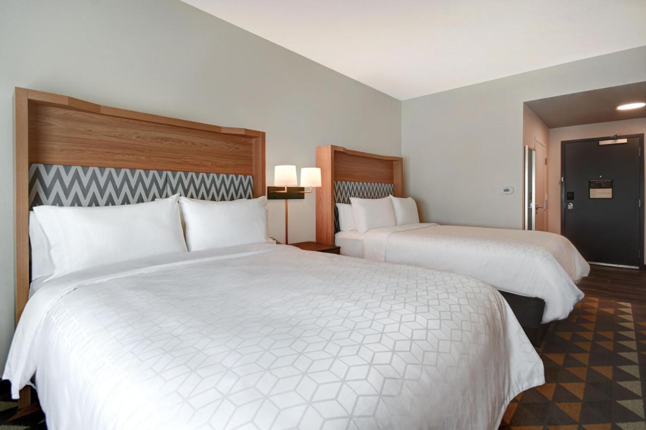 Premium Queen Room Two Queen Beds