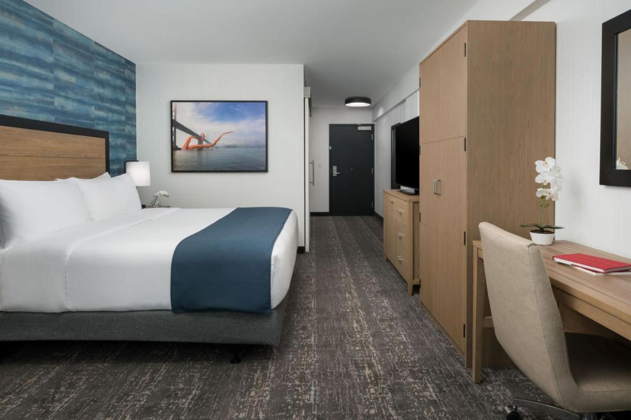 Deluxe King Room - Disability Access