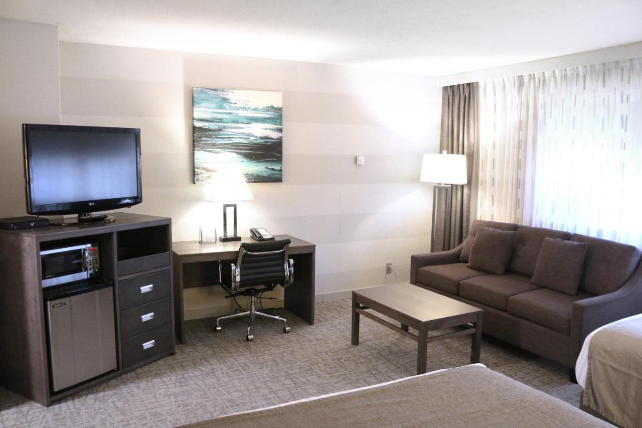 Large Queen Room Two Queen Beds Non-Smoking
