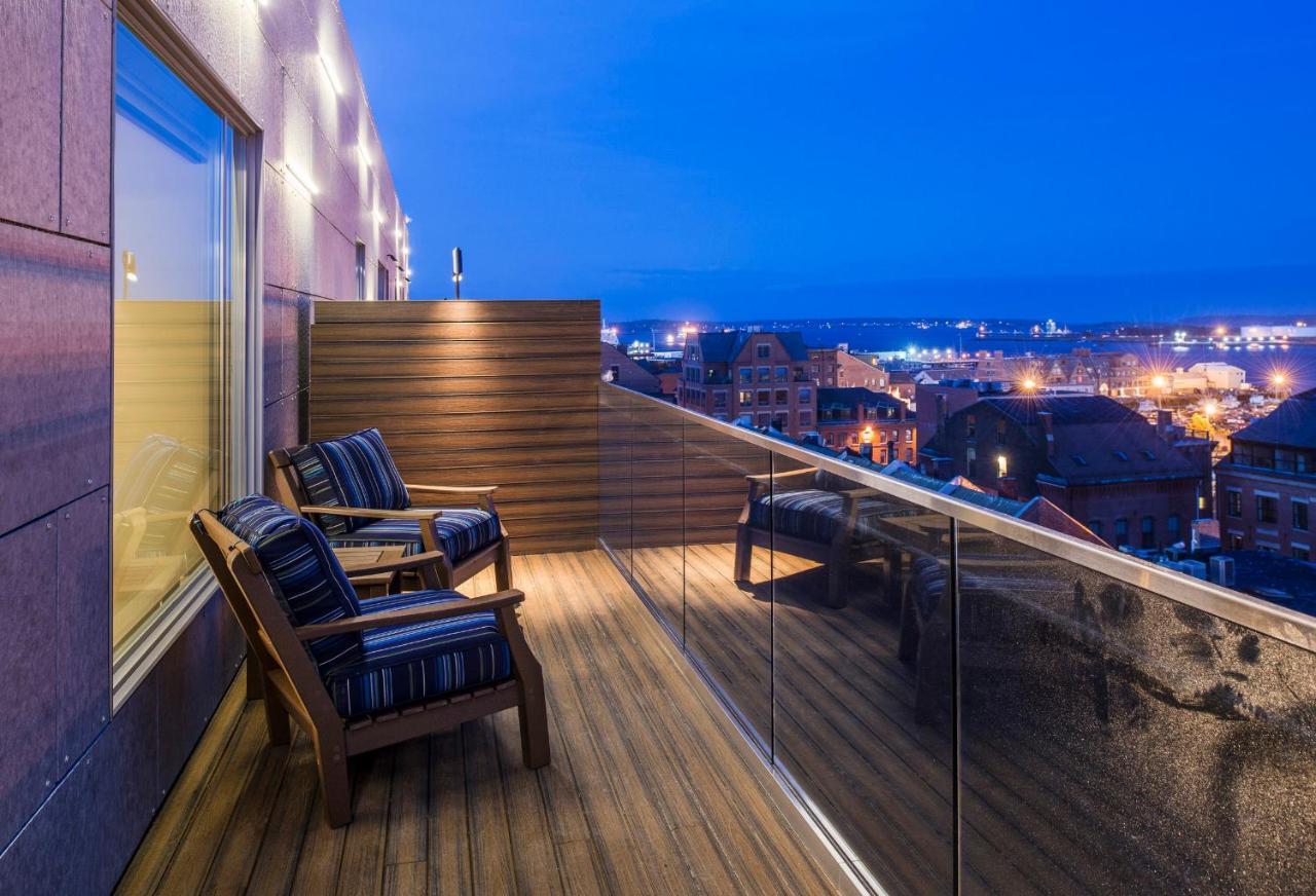 King Room Balcony Peaks Island View