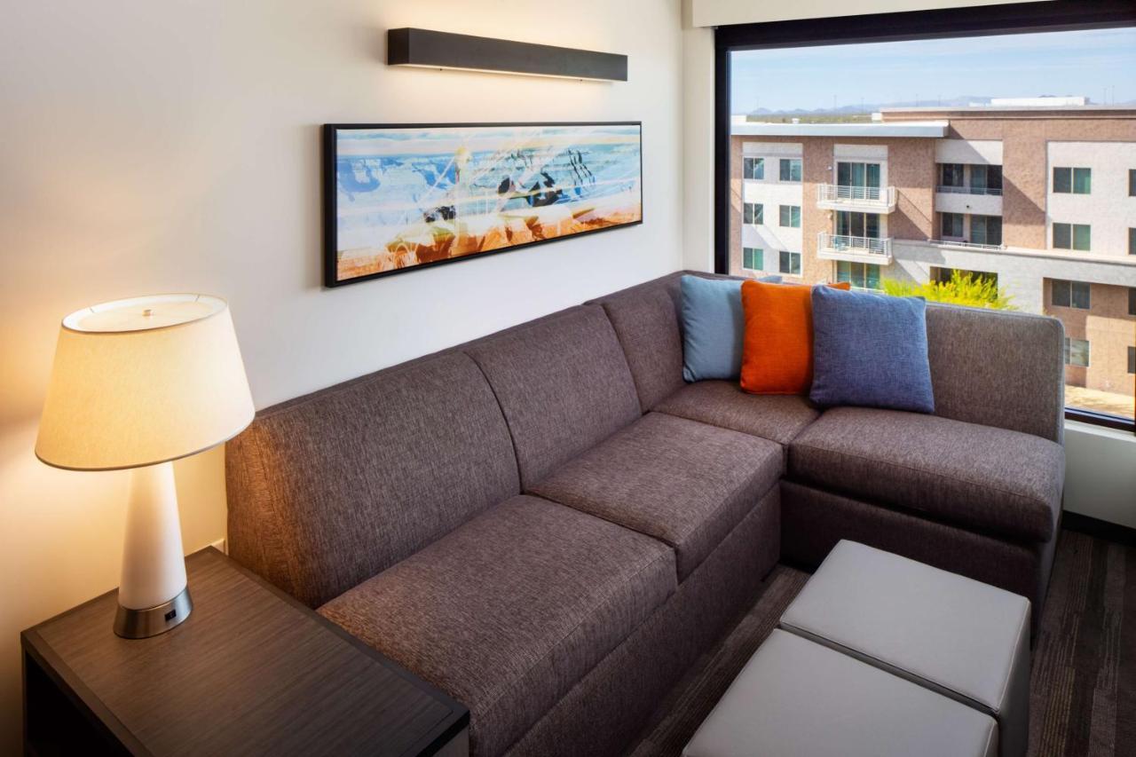 King Studio Suite Kitchen Sofa Bed