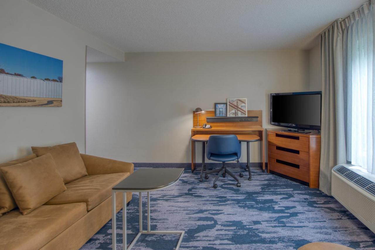 King Suite with Sofa Bed,1150150696:JPEG