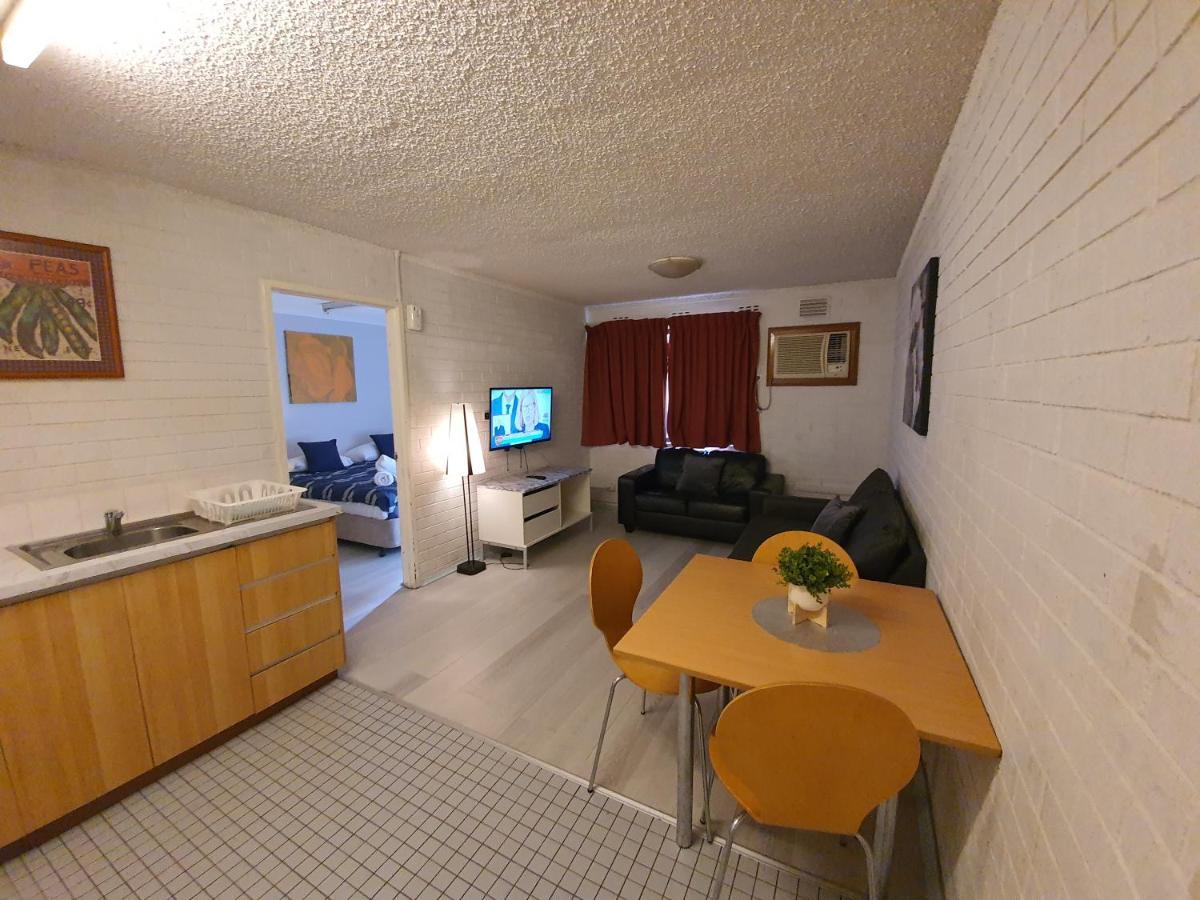 One Bedroom Apartment Queen Bed