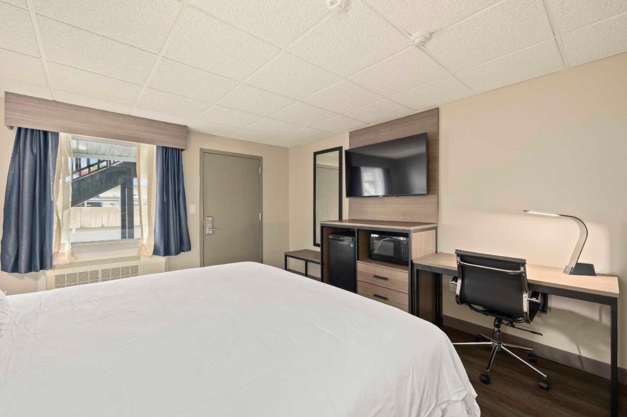 Standard King Room