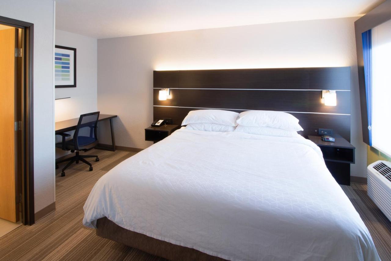 King Suite with Sofa Bed