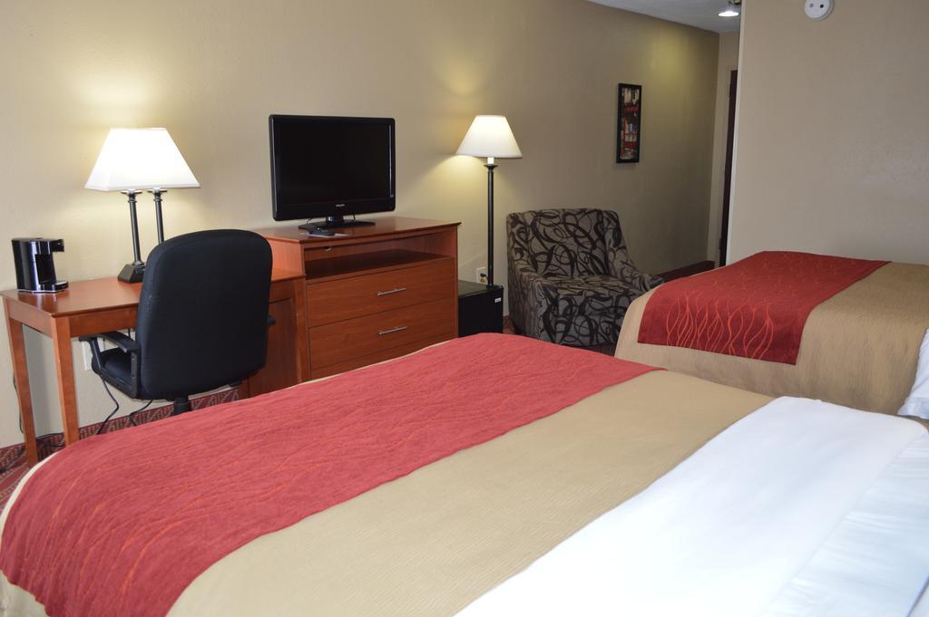 Queen Room with Two Queen Beds - Non-Smoking