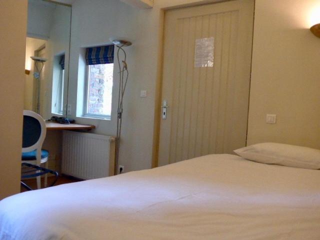 Chambre Simple - Accessible aux Personnes à Mobilité Réduite