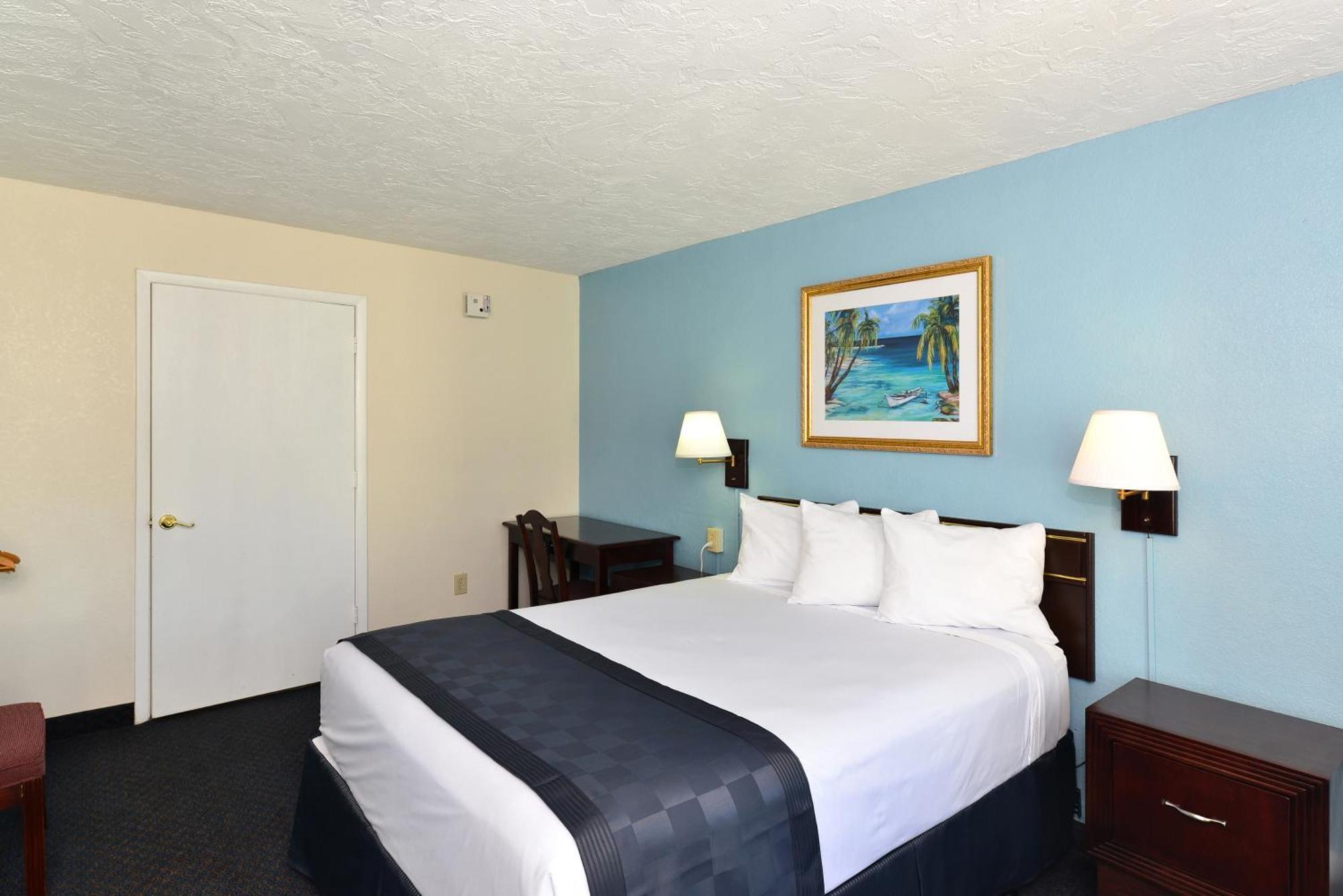 Deluxe Queen Room